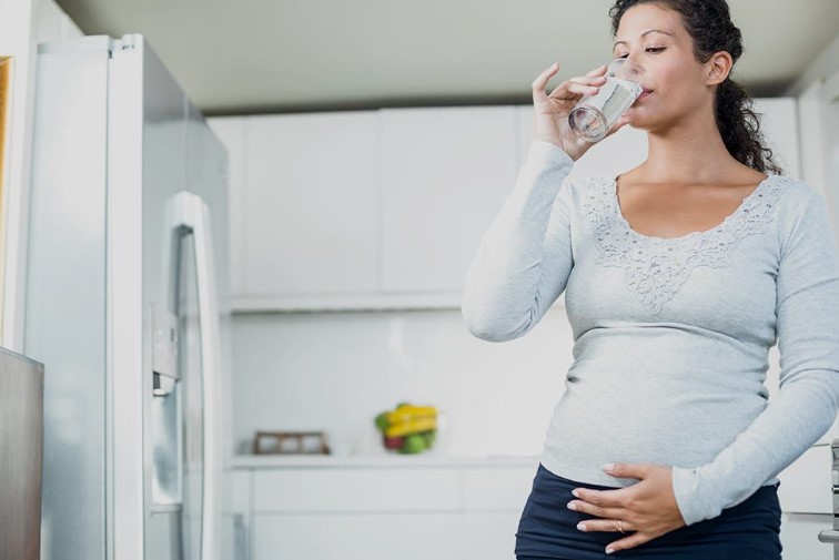 How Much Water Should a Pregnant Woman Drink and Avoid Certain Drinks