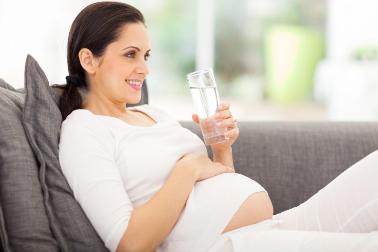 How Much Water Should a Pregnant Woman Drink and Avoid Certain Drinks